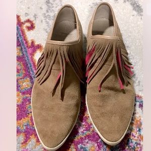 Sanuk Tan Suede Pink Fringe Flats Size 9.5